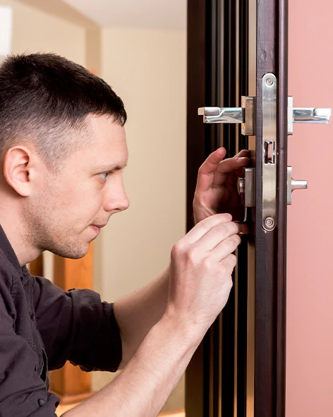 : Professional Locksmith For Commercial And Residential Locksmith Services in Berwyn